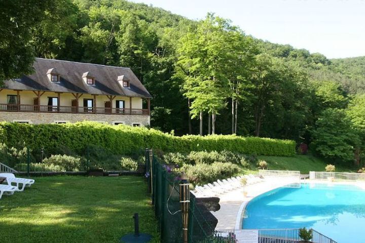 Pool 95 of 153