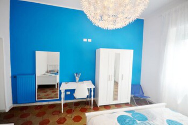 Room 11 of 23