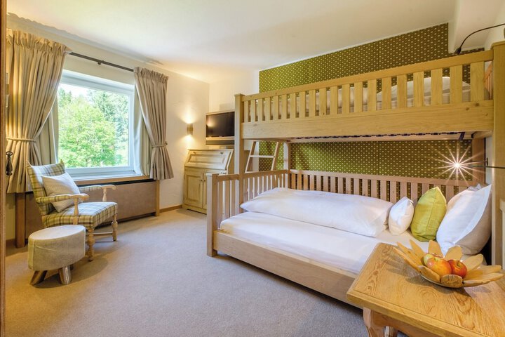 Room 48 of 174