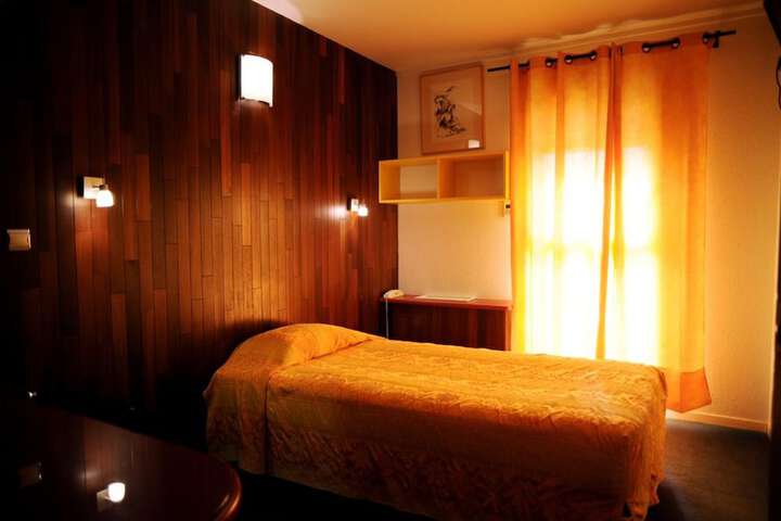 Room 6 of 37