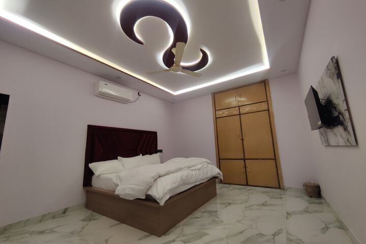 Room 4 of 22