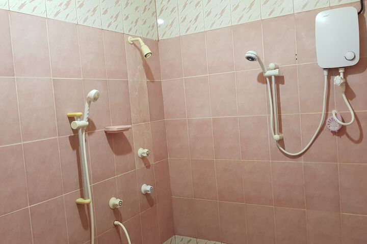 Room 9 of 13