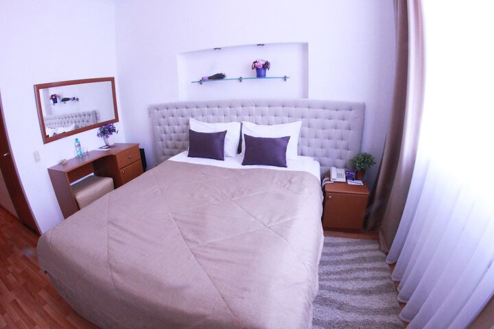 Room 11 of 11
