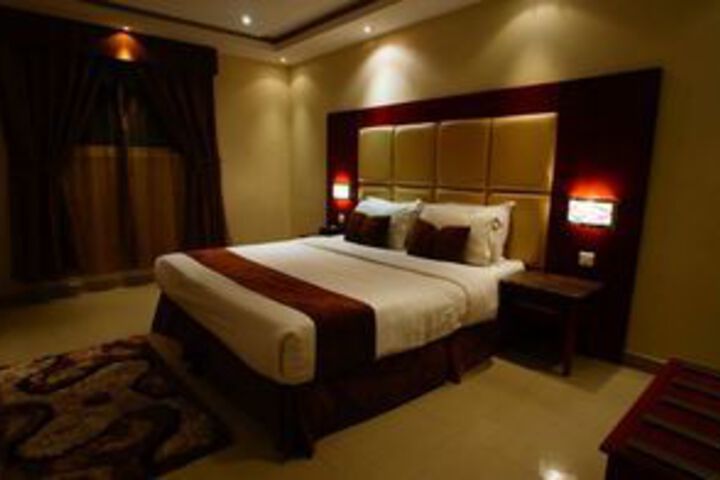 Room 12 of 20