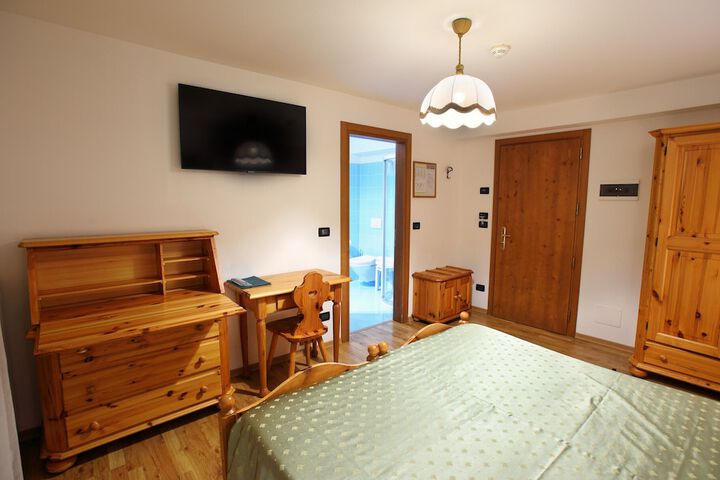 Room 17 of 48