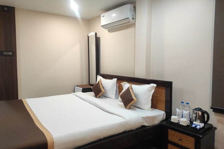 Room 2 of 4