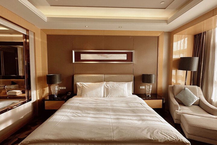 Room 10 of 78