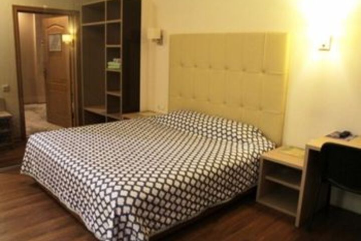 Room 40 of 103