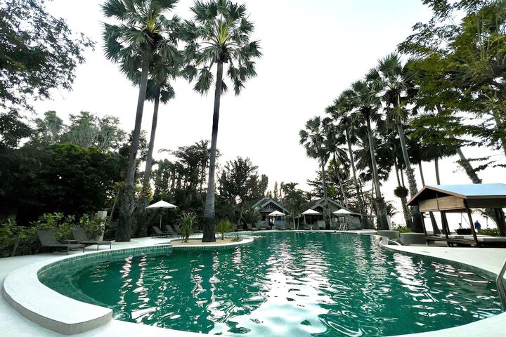 Pool 73 of 183
