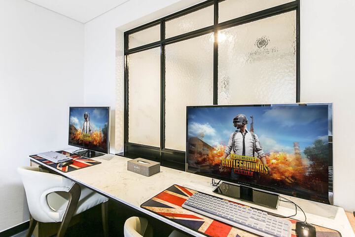 Room 8 of 38