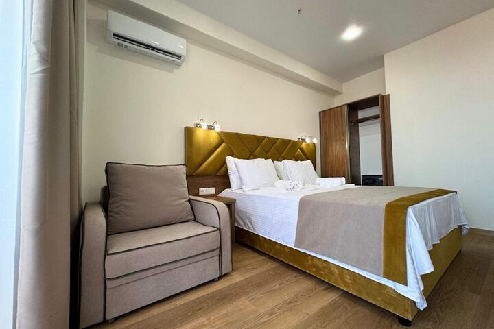 Room 9 of 31