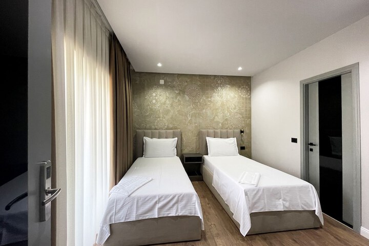 Room 36 of 121