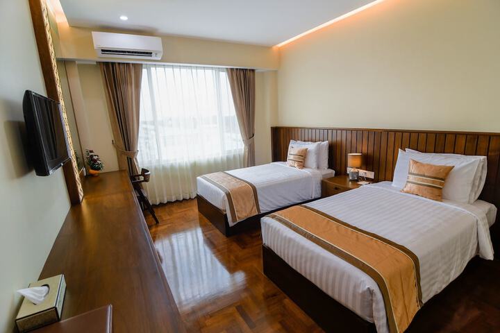 Room 14 of 33