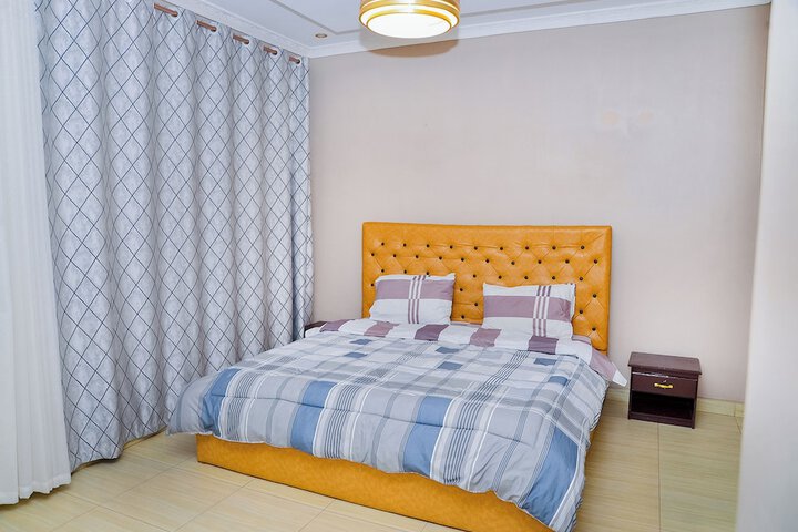Room 10 of 25