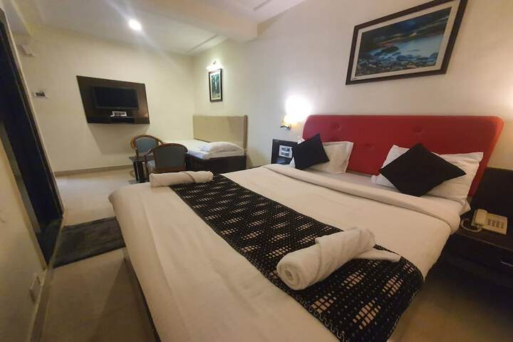Room 7 of 27