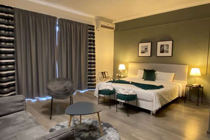 Room 29 of 87