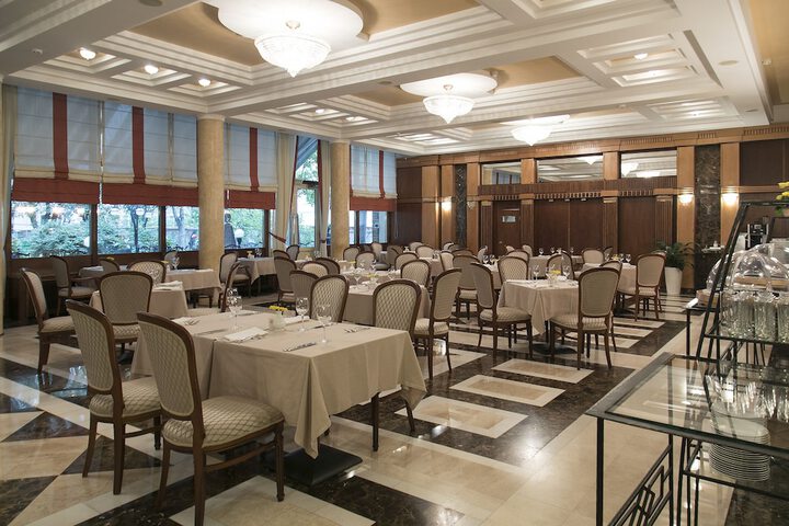 Dining 72 of 84