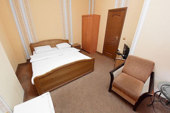 Room 14 of 30