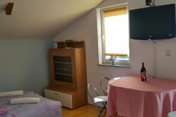 Room 9 of 51
