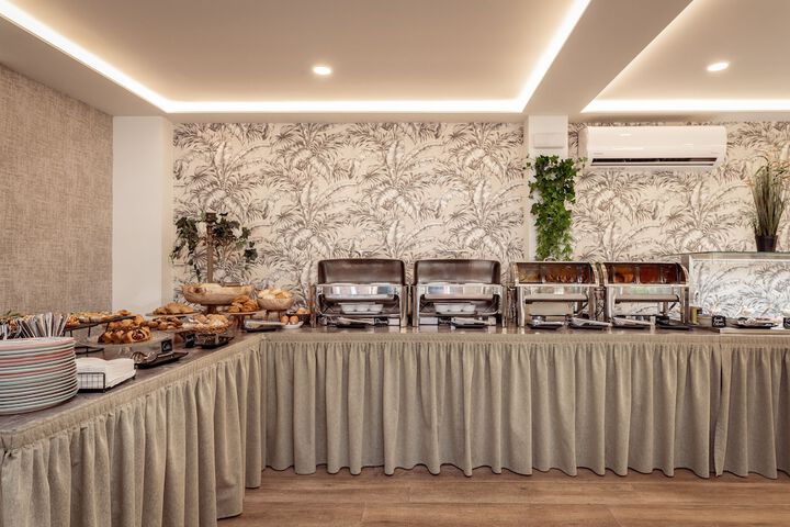 Breakfast/Coffee Service 74 of 113