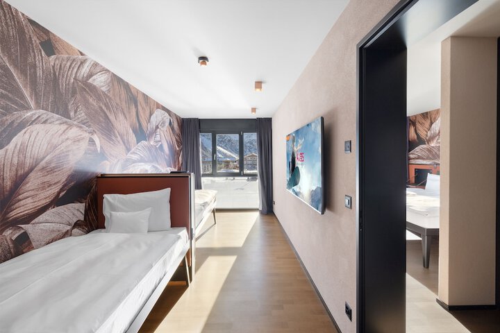 Room 42 of 131