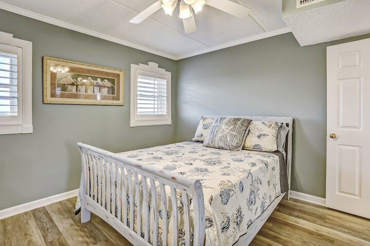 Room 6 of 36