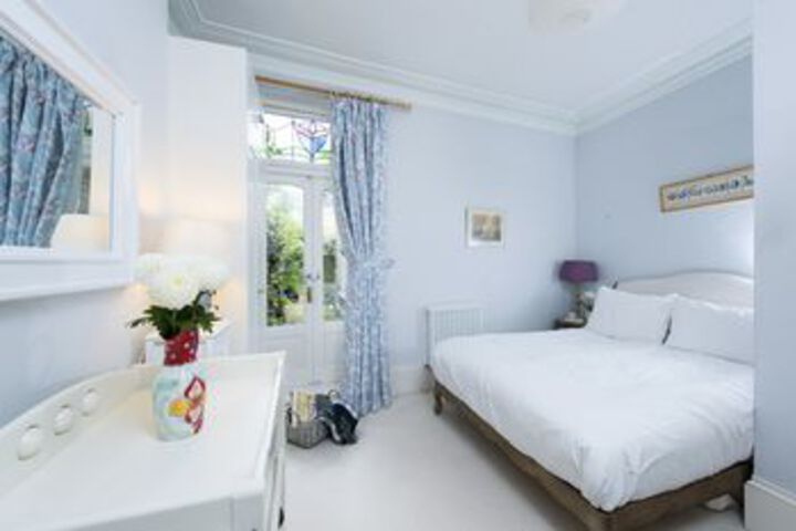 Room 8 of 22