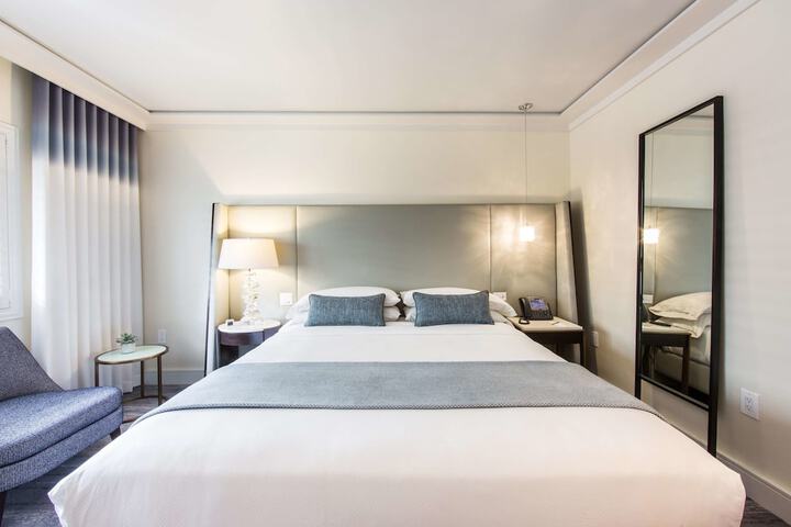 Room 7 of 75
