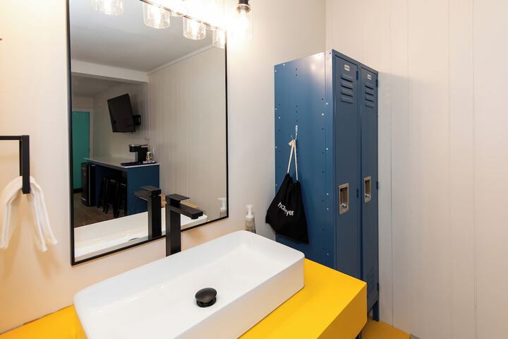 Room 43 of 51
