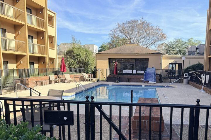 Pool Hotel
