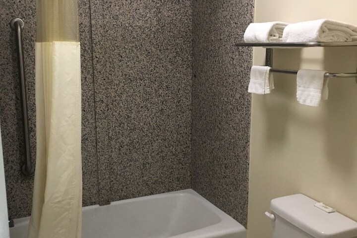 Room 18 of 32