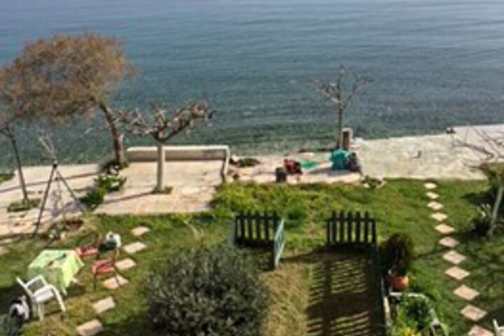 Charming Loutra Oreas Elenis beach house