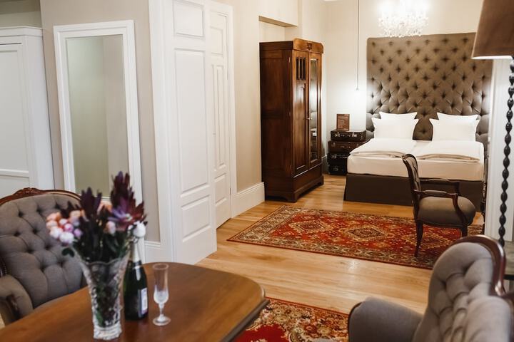 Room 21 of 42
