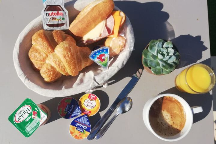 Breakfast/Coffee Service 74 of 89
