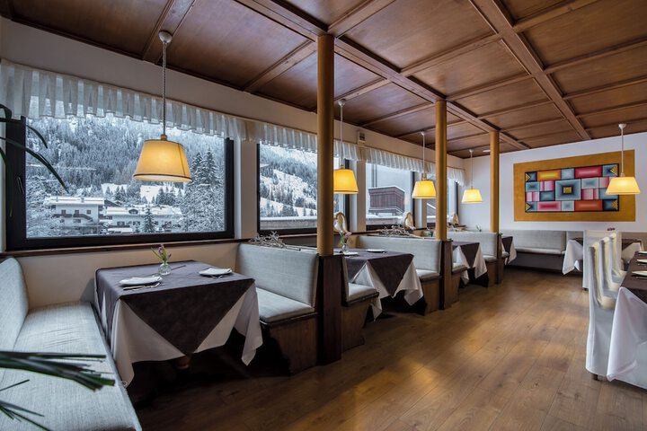 Dining 59 of 71