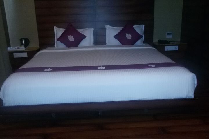 Room 16 of 40