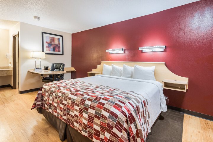 Superior King Bed (2 of 5)