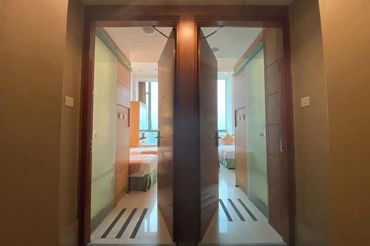 Room 8 of 36