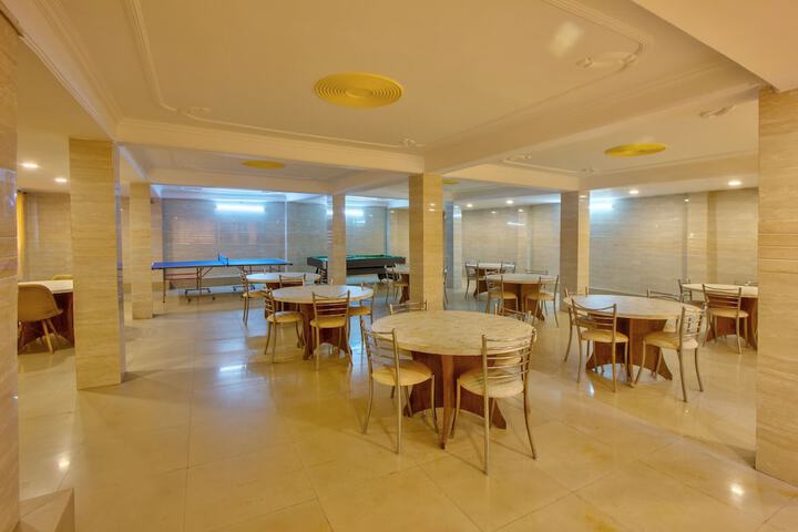 Ballroom/Hall 65 of 91