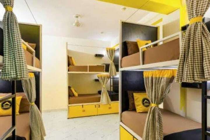 Room 2 of 10