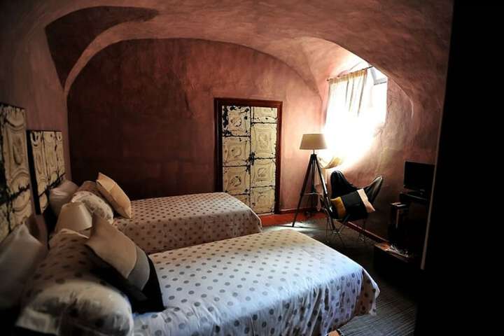 Room 4 of 52
