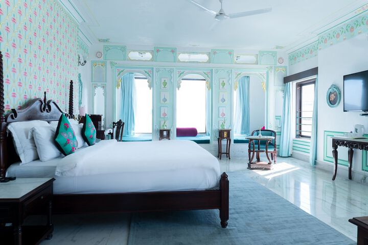 Room 21 of 53