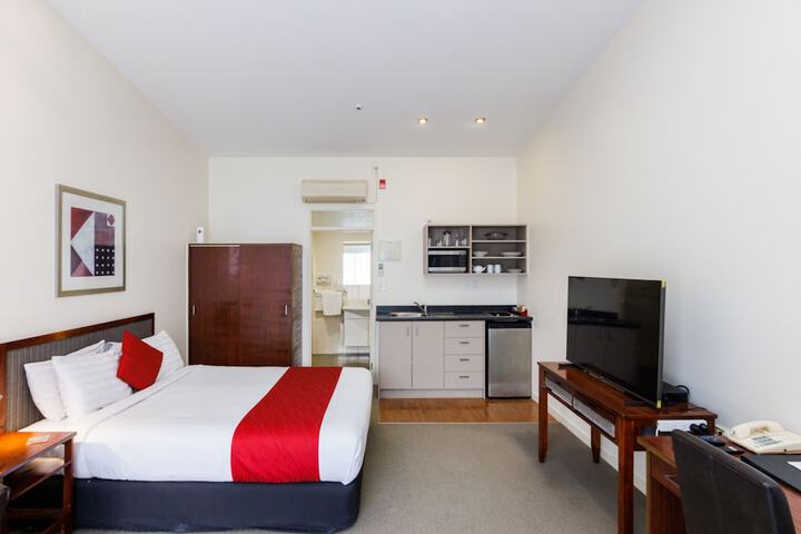 Room 7 of 42