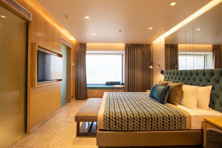 Room 11 of 23