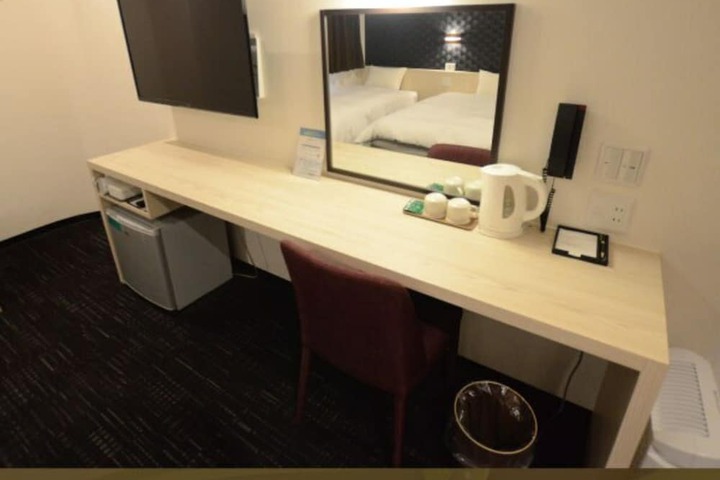 Room 8 of 61