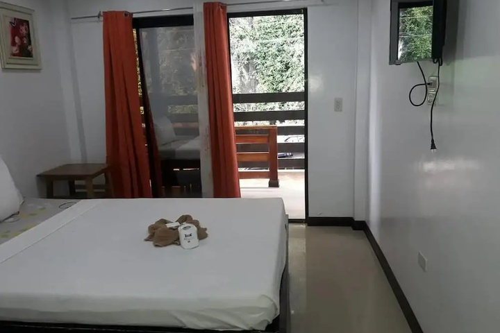 Room 4 of 14
