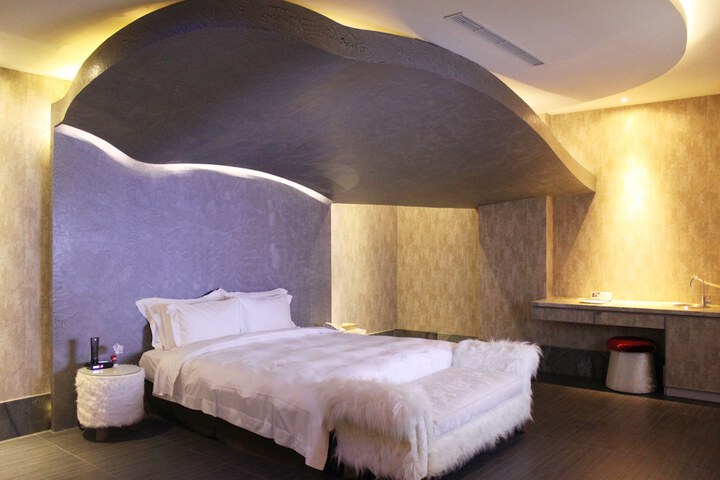 Room 20 of 53