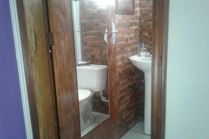Room 8 of 23