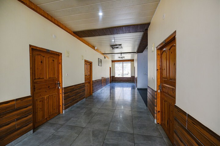 Hotel Interior 2 of 27