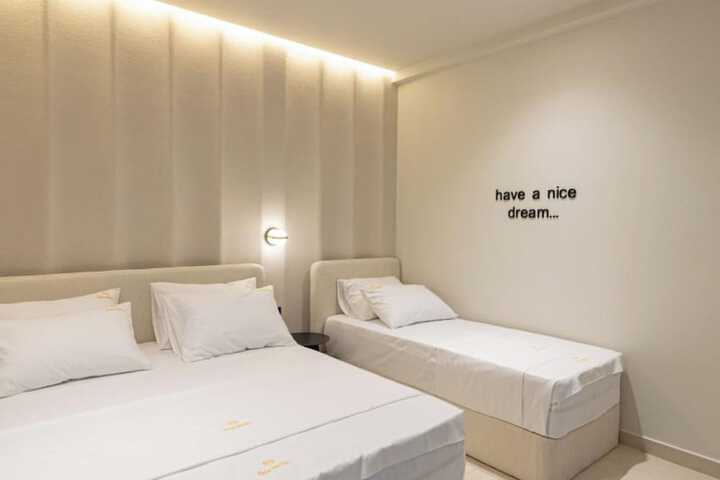 Room 16 of 47